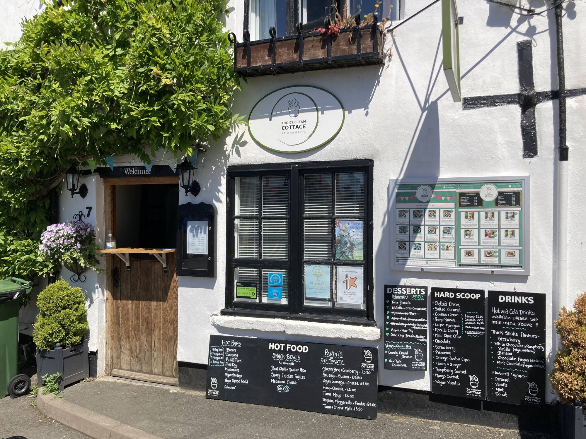 The Ice Cream Cottage, Tewkesbury cafe reviewed and visited